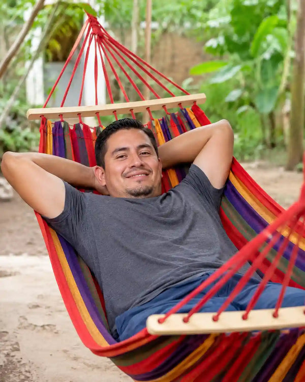 🌈 RelaxHamaca Pro Color | Hamaca de Lona con Barra de Madera | Para Jardín, Patio y Camping | Hasta 120kg | Pago al Recibir Honduras